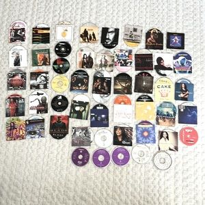 Music CD’s!! 51 total + SOUNDGEAR case 🎶